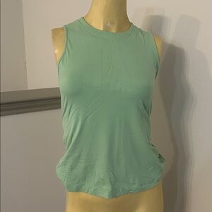 Lululemon green soft tank top muscle tee with cross cross back design size 2